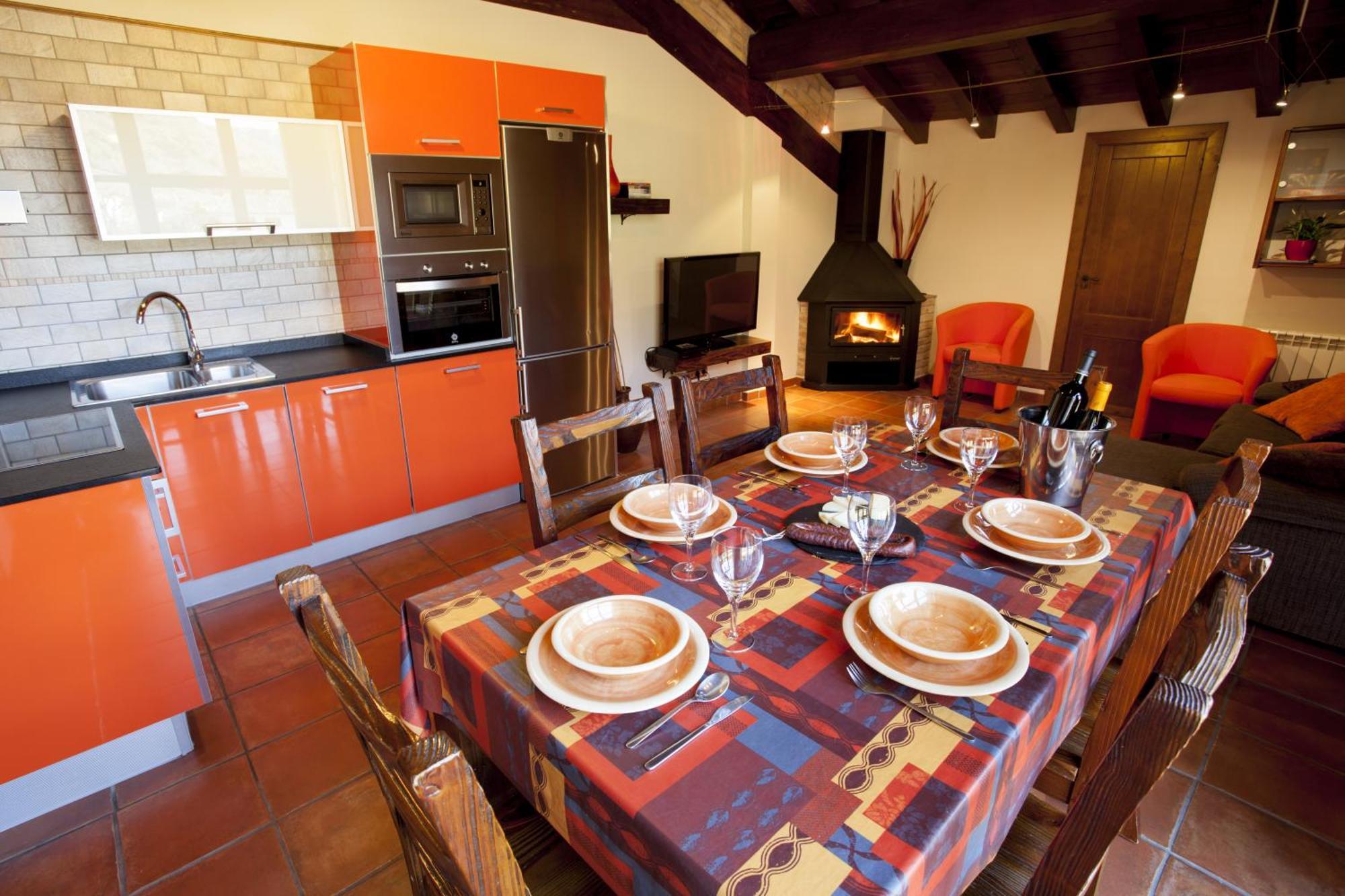 Casa Rural Urederra 1 Y 2, En Baquedano, Donde Inicia La Ruta Del Nacedero Del Urederra Exterior photo